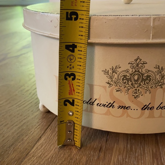 Ivory distressed metal “BLESSINGS” decorative storage tin - Picture 8 of 8